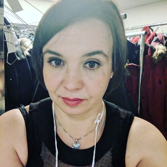 Meet your Posher, Amelia - Picture 8 of 13